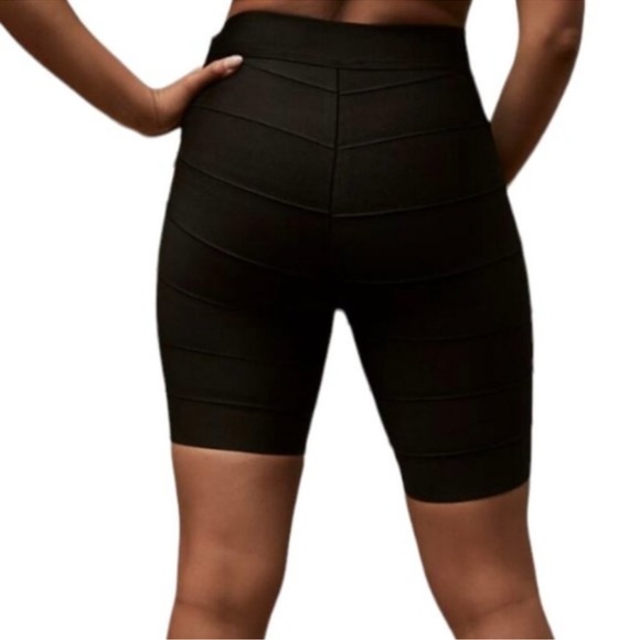 HERVE LEGER x FOREVER 21 | Knit Short in Black - Picture 4 of 5